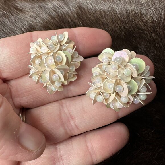 Vintage Beaded Earrings Cream Iridescent Sequin Cluster Chunky 1980s Pierced - Picture 1 of 4